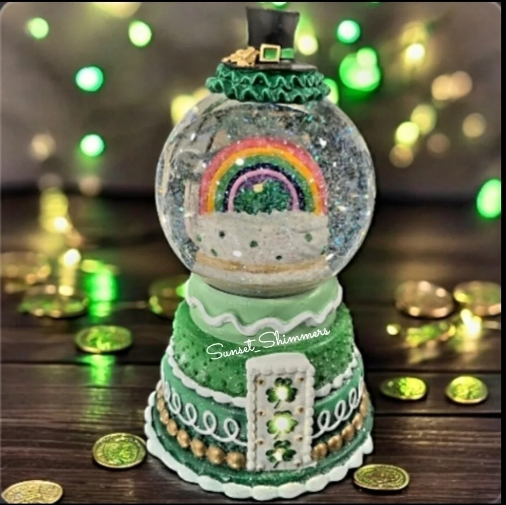 St Patricks Day Light up Gingerbread Tier Cake Rainbow Lucky Shamrock Snowglobe